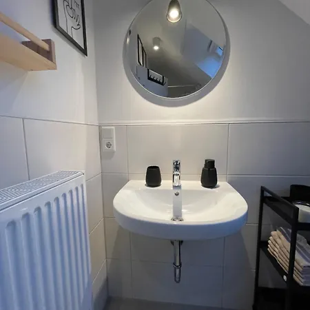 Appartement Sonnige Dachwohnung Nahe Dem Klinikum. *